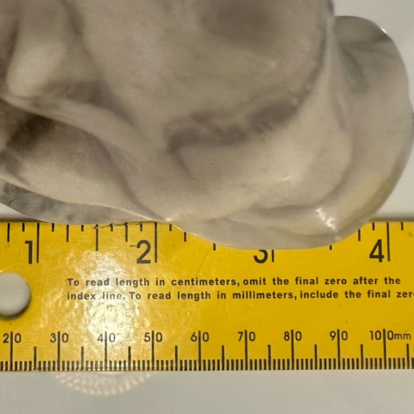 Two White Polar Bear Cubs Carved Pearlite Marblecraft Made in Canada - Picture 11 of 11